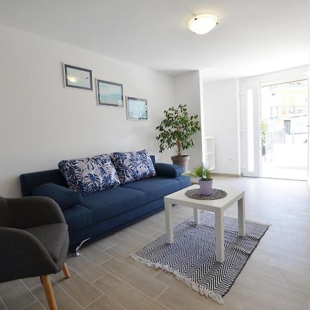 Katy Apartment Ровинь Экстерьер фото