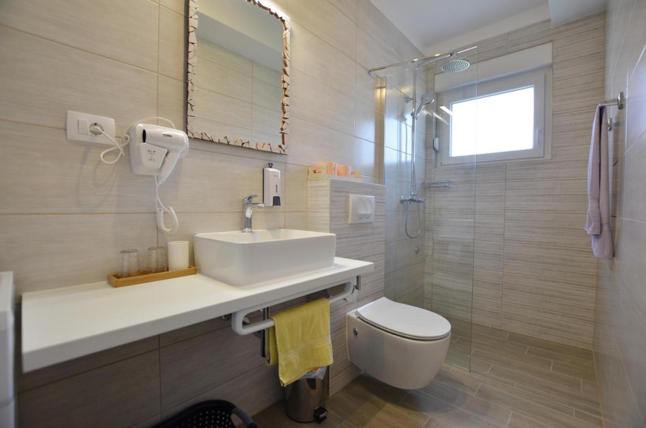 Katy Apartment Ровинь Экстерьер фото